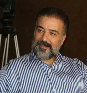 بیوگرافی داریوش موحد