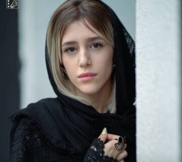 بیوگرافی سارا مهرداد