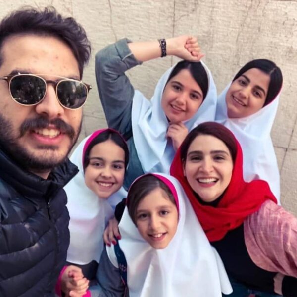 سارا مهرداد در فیلم سایه بازی